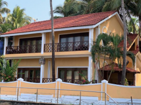 Отель Casa Candolim Beach Front  Кандолим